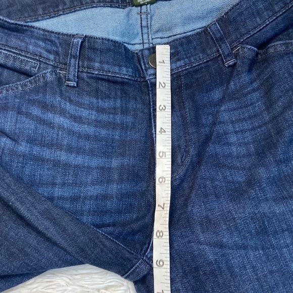 Eddie Bauer Curvy Capri Jeans - Picture 5 of 9